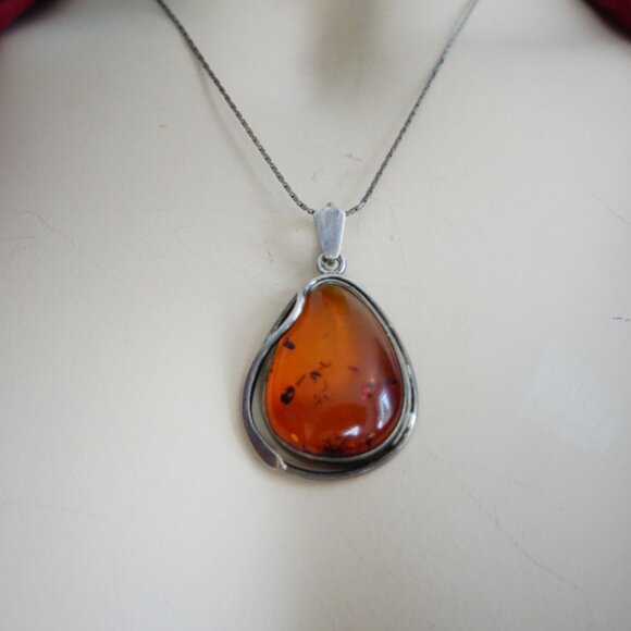Big Amber and 925 Silver Pendant With 18" Fine Chain - Amber Gift For Her - Picture 4 of 15